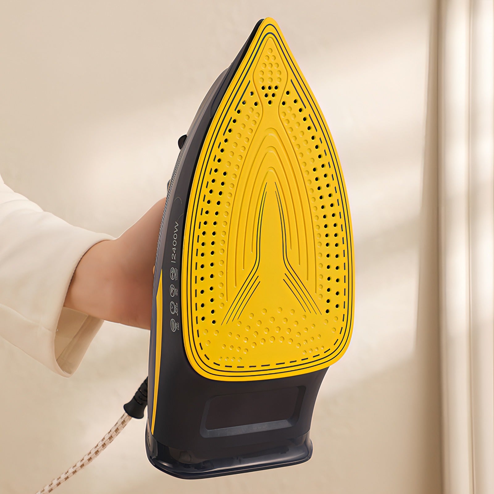 Keovy Steam Iron no contact plate design - minimises fabric contact to prevent burns and damage