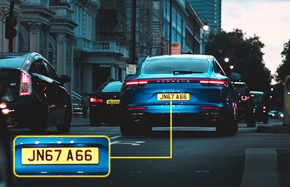 SnapVlt 4K Full HD Smart Dash Cam - super night vision F1.8 aperture 6-glass lens captures number plates in low light